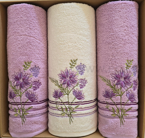 Medvilnės pluošto vonios rankšluosčių rinkinys „Cotton Delux“, levandų ir pieno baltos spalvos